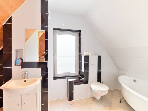 Prywatna łazienka w pokoju nr 6