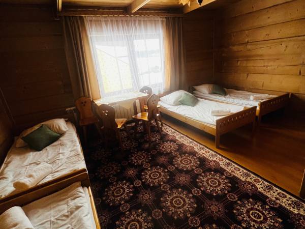 Pokój 4-osobowy z łazienka 