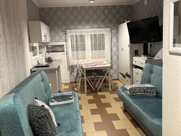 pokój nr 8 3-4os z łazienką i kuchnią na parterze