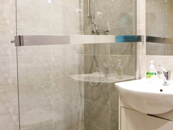 Łazienka w pokoju brzozowym