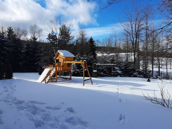 Plac zabaw zimą