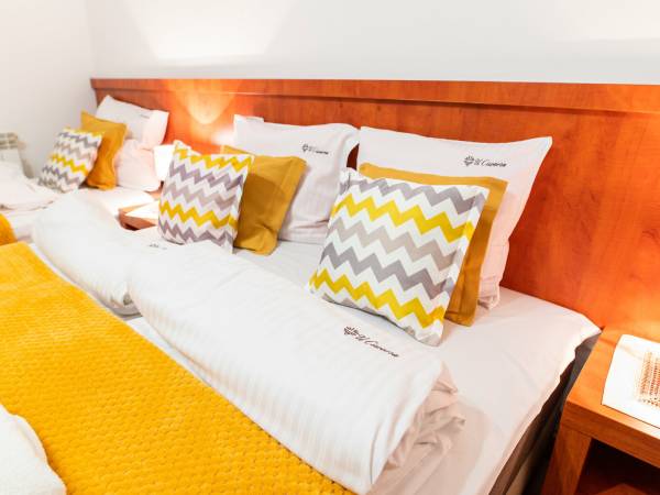 pokój 4os z balkonem