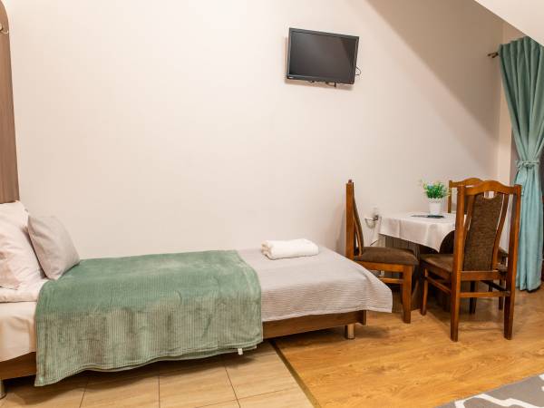 pokój -3 os -balkon