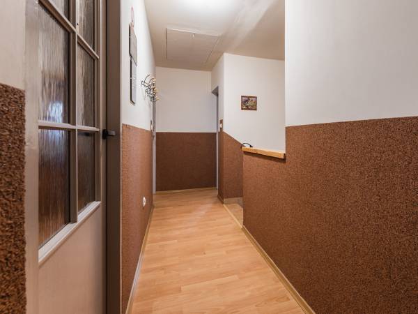 przedpokój do łazienki i pokoi