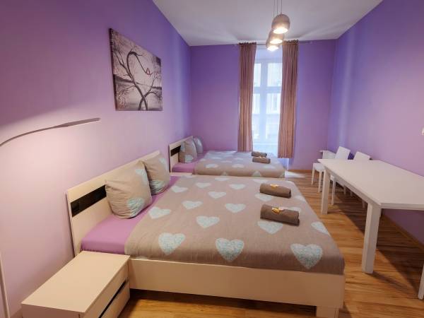 Hostel 70s and Apartmenty Queen