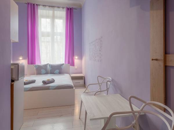 Hostel 70s and Apartmenty Queen