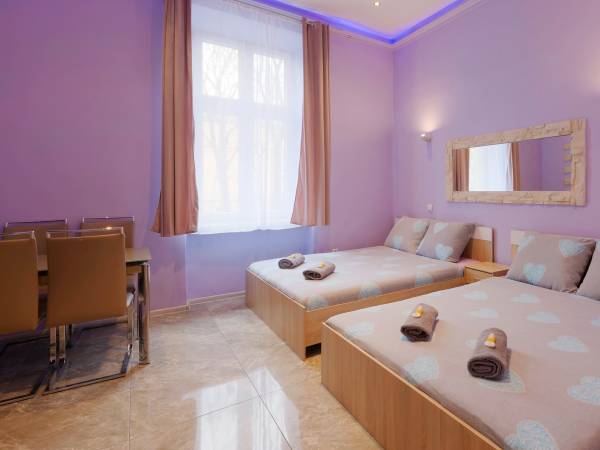 Hostel 70s and Apartmenty Queen