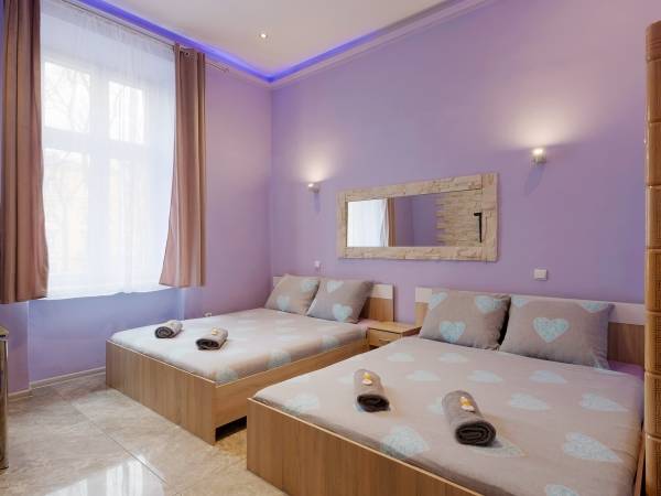 Hostel 70s and Apartmenty Queen