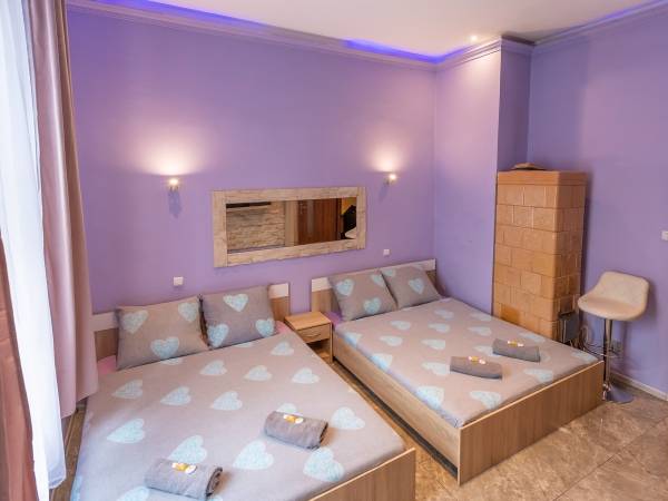 Hostel 70s and Apartmenty Queen