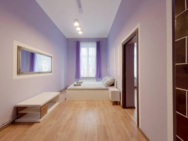 Hostel 70s and Apartmenty Queen