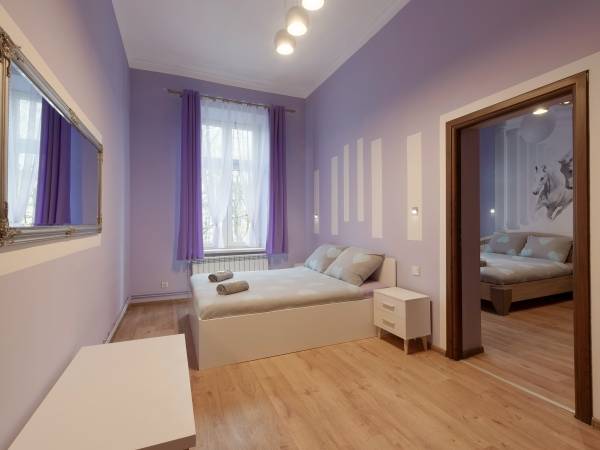 Hostel 70s and Apartmenty Queen