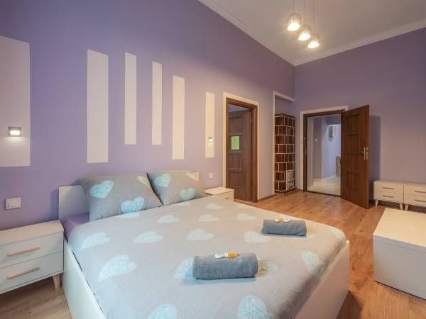 Hostel 70s and Apartmenty Queen