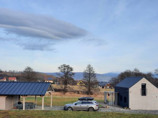 domek ,wiata, parking