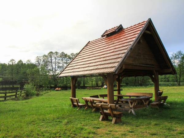 Wiata ogniskowa nad rzeką Brdą