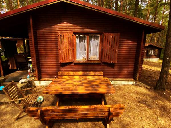 Wpadnij do lasu , domki nad jeziorem 