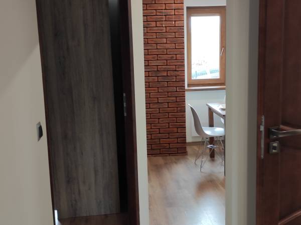 hol ( apart. 6 os. )