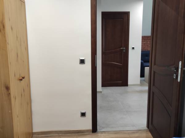 hol ( apart. 6 os. )