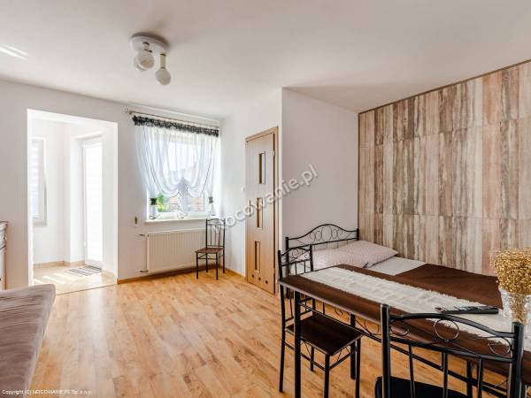 Pokoje gościnne i domki Karolinka