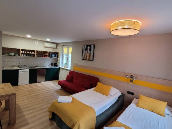 NOCLEGI NA PLACU SłOWIAŃSKIM