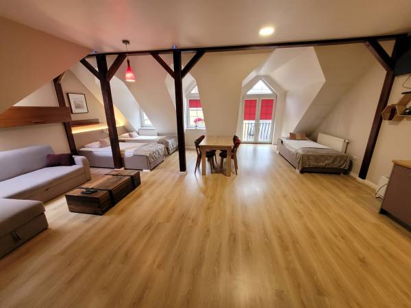 APARTAMENT NA PODDASZU
