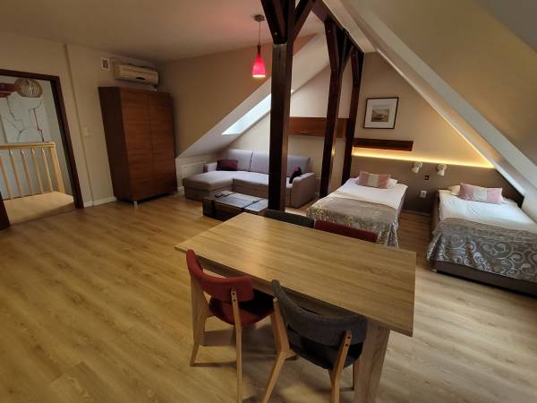 APARTAMENT NA PODDASZU