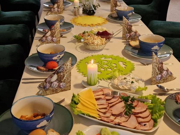 Zajazd Karłów Restauracja &Pokoje Gościnne