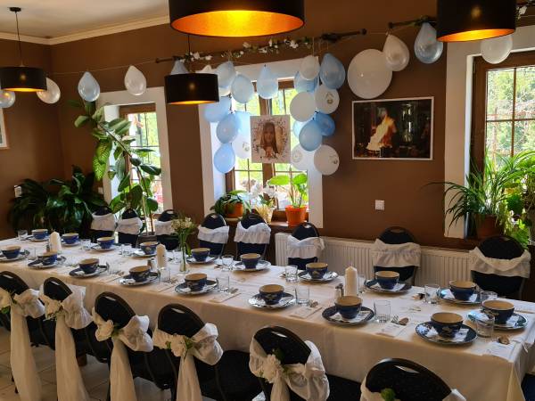 Zajazd Karłów Restauracja &Pokoje Gościnne