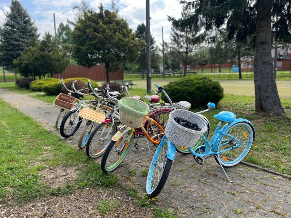 POD SKAMIENIAŁYM MIASTEM 