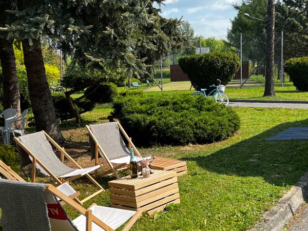 POD SKAMIENIAŁYM MIASTEM 