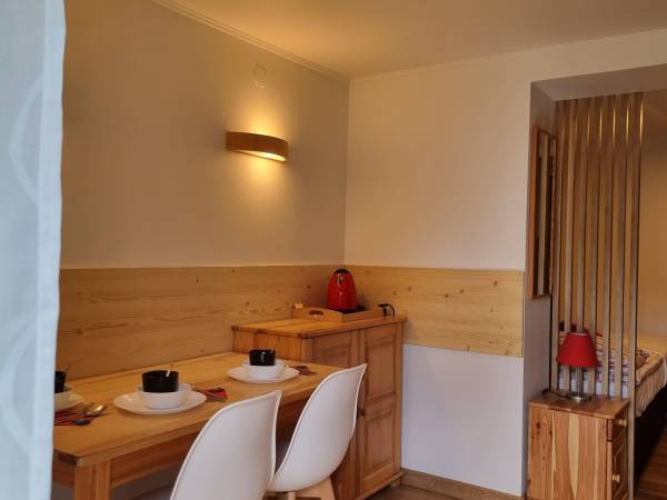 pokój 3-osobowy z wyjściem do ogrodu na parterze