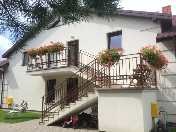 Apartament z antresolą_wejście