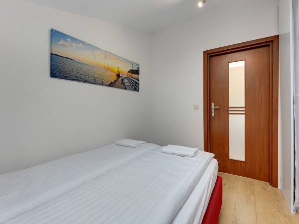 Apartament George z 3 sypialniami, balkonem i parkingiem - ul. 3 Maja 25