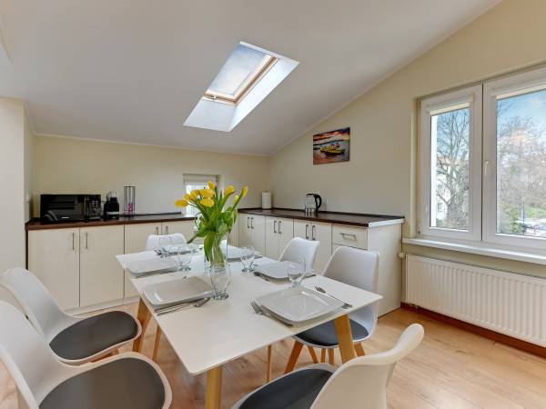 Apartament George z 3 sypialniami, balkonem i parkingiem - ul. 3 Maja 25