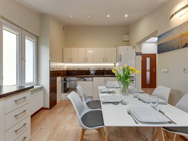 Apartament George z 3 sypialniami, balkonem i parkingiem - ul. 3 Maja 25