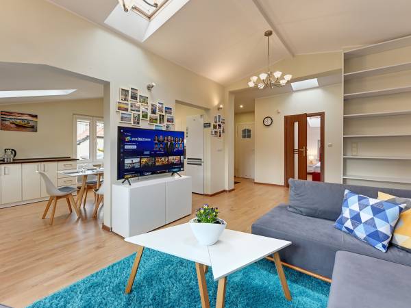 Apartament George z 3 sypialniami, balkonem i parkingiem - ul. 3 Maja 25