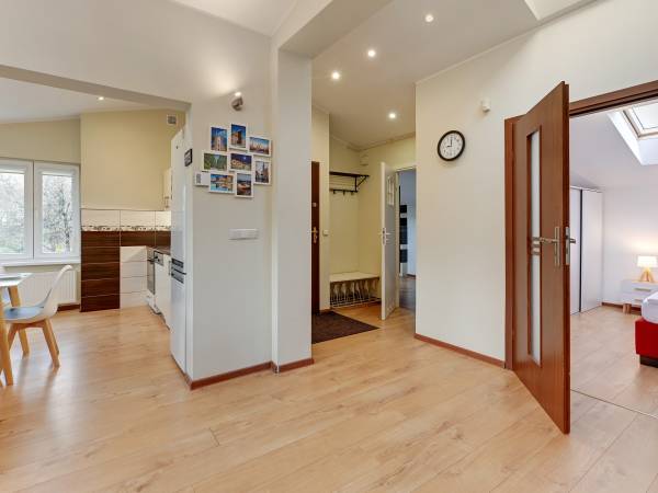 Apartament George z 3 sypialniami, balkonem i parkingiem - ul. 3 Maja 25