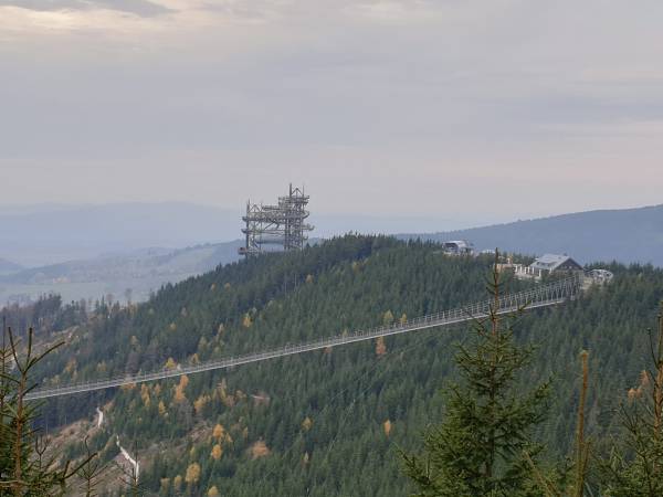 Sky Bridge i Ścieżka w Obłokach