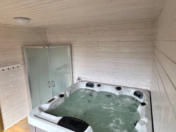 Domki WESTERN HOUSE Giżycko Fuleda Sauna Jacuzzi Kominek