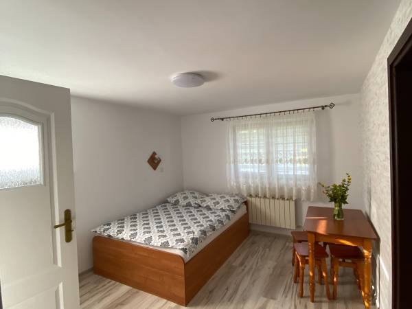 studio z dwoma pokojami i łazienką