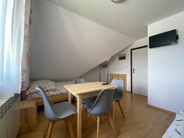 pokój 3-4 osobowy z łazienką