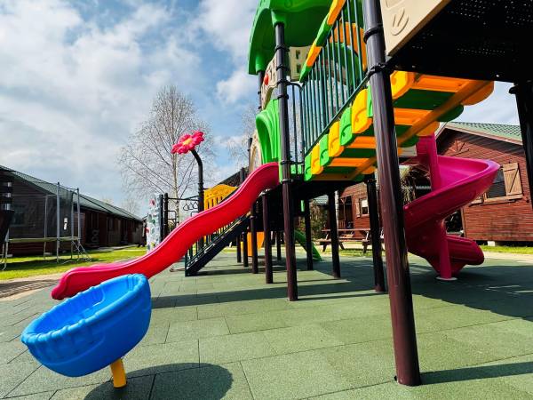 DOMKI NAD MORZEM DZIEDZIC