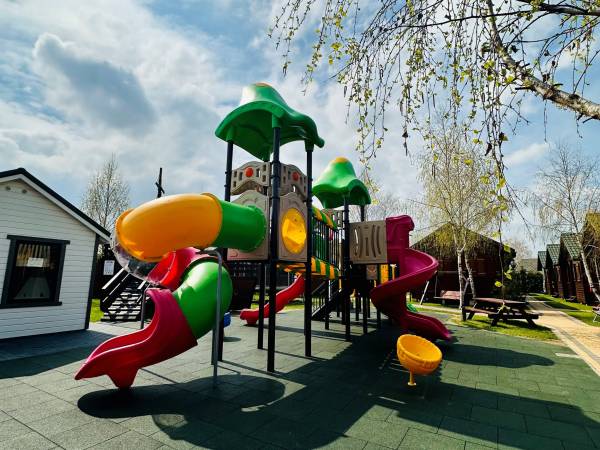 DOMKI NAD MORZEM DZIEDZIC