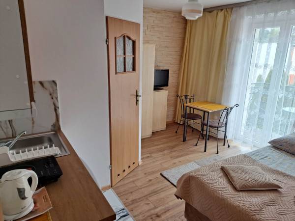  APARTAMENT 2 OSOB. 1 POK.Nr.6 z własnym Balkonem oraz Mini Kuchnią