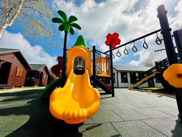 DOMKI NAD MORZEM DZIEDZIC