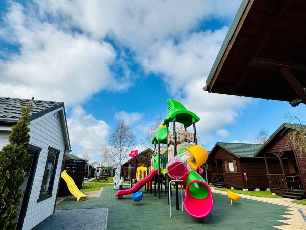 DOMKI NAD MORZEM DZIEDZIC