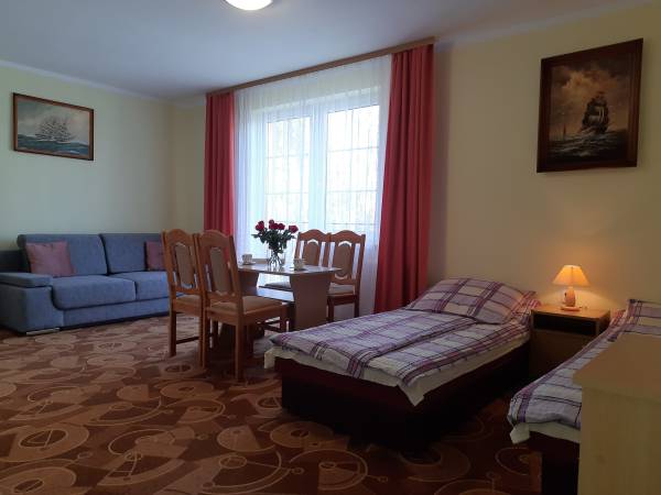 Pokój 4 osobowy z balkonem - I piętro