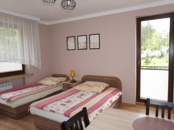 pokój nr 4 trzyosobowy