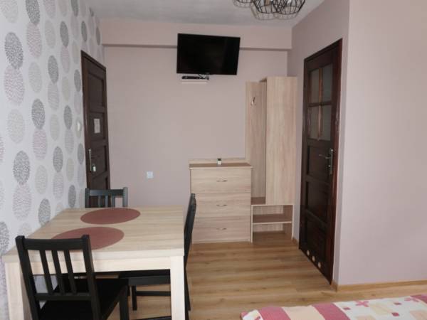 pokój nr 4 trzyosobowy