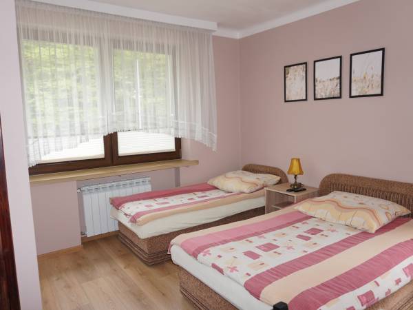 pokój nr 4 trzyosobowy