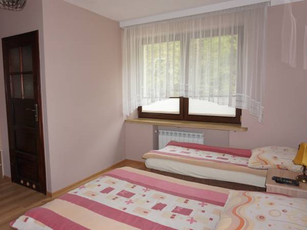 pokój nr 4 trzyosobowy